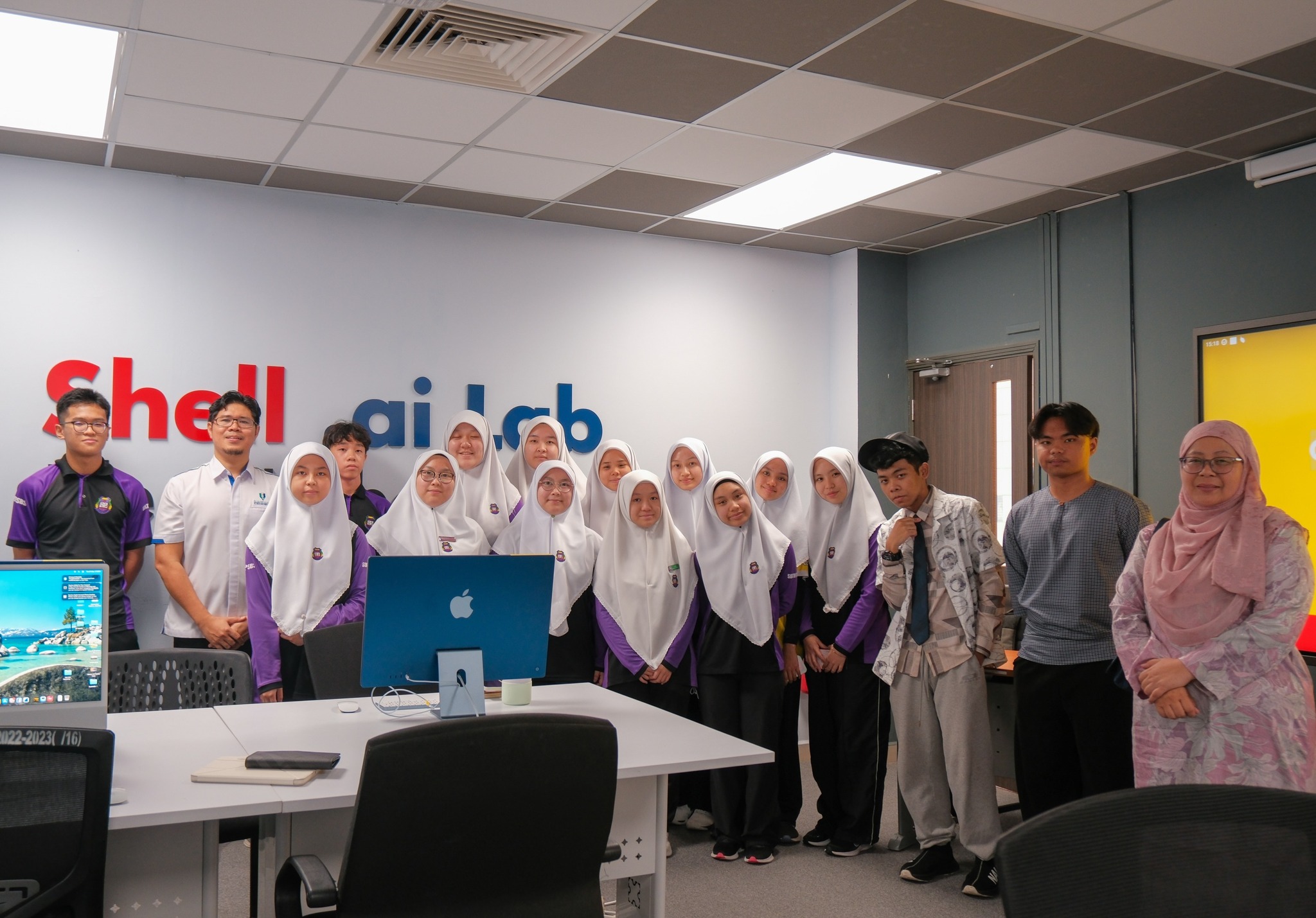 Giving Back Through Knowledge FTKEE UMPSA Brings AI Education Beyond Borders Through CSR Initiative